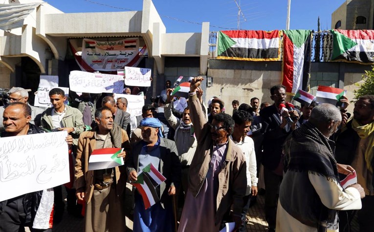 Predsjednik Sudana raspustio je vladu i proglasio izvanredno stanje